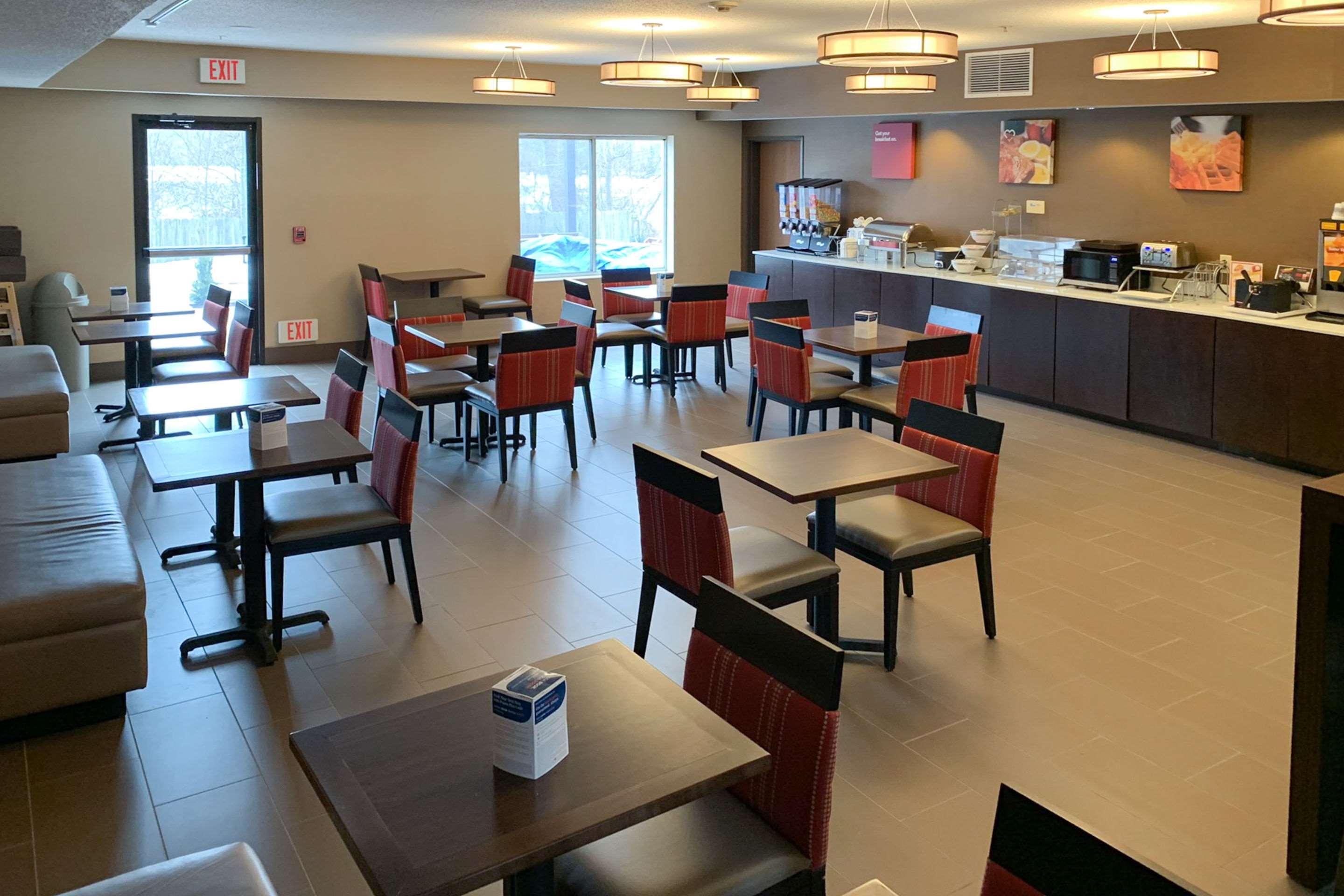 Comfort Suites Auburn Near I-69 Eksteriør billede